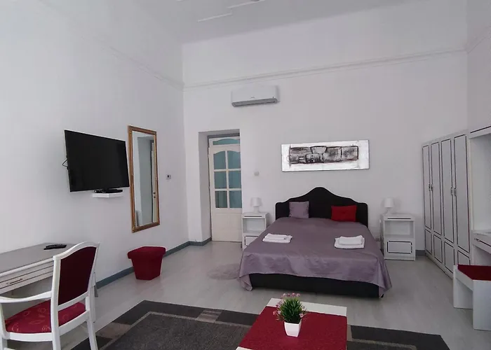 Julia Apartment